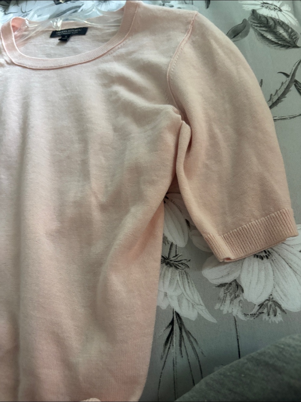 Banana Republic Pale Peach Short Sleeve Knit Top - Picture 4 of 5